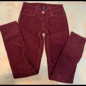 ✨Burgundy Corduroy Levi Jeans✨